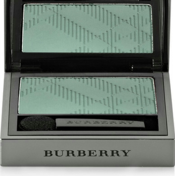 Burberry Other - BURBERRY Wet & Dry Silk Eye Shadow
